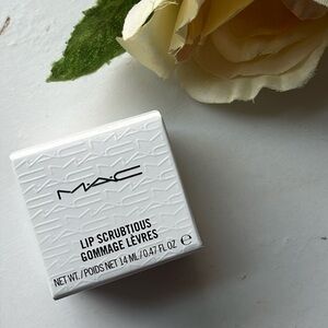 NEW Mac Lip Scrubtious Scrub Candied Nectar
